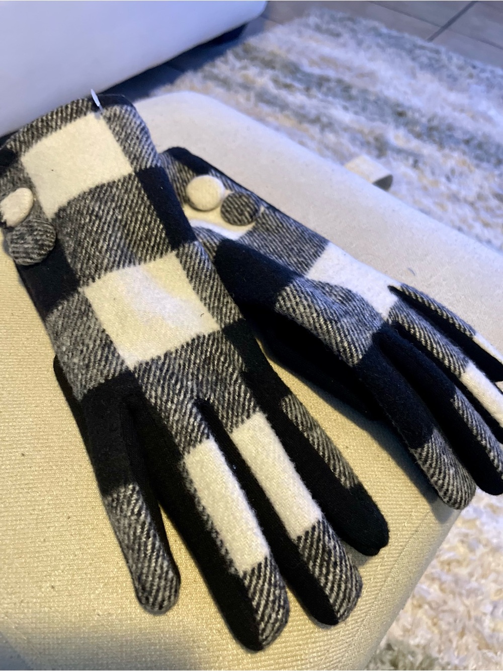 Black & White Plaid Wool-Blend Gloves - Unbranded